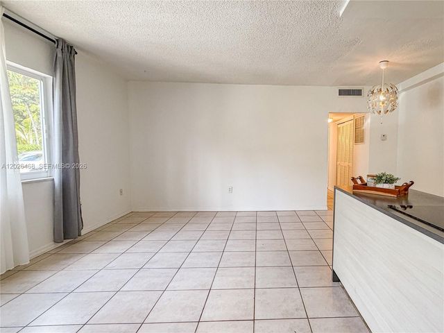 2430 NE 135th St 101, North Miami, FL 33181