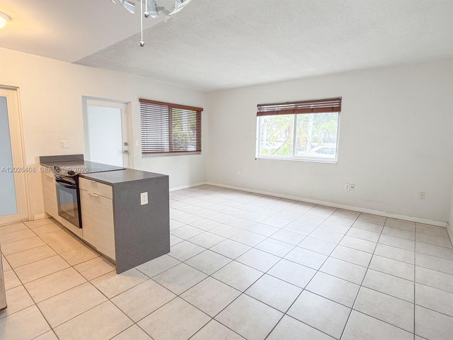 2430 NE 135th St 101, North Miami, FL 33181
