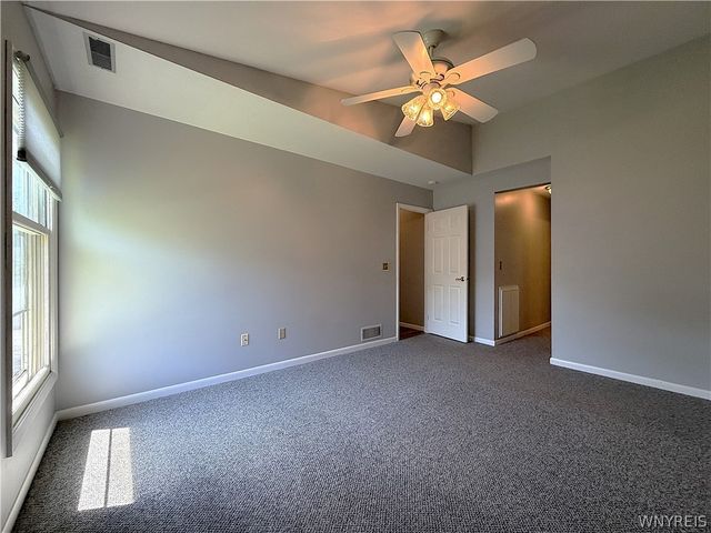 1085 Youngs Road F, Amherst, NY 14221