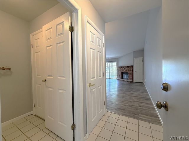 1085 Youngs Road F, Amherst, NY 14221