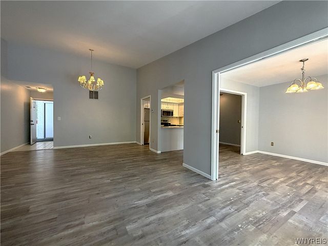 1085 Youngs Road F, Amherst, NY 14221