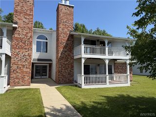 1085 Youngs Road F, Amherst, NY 14221