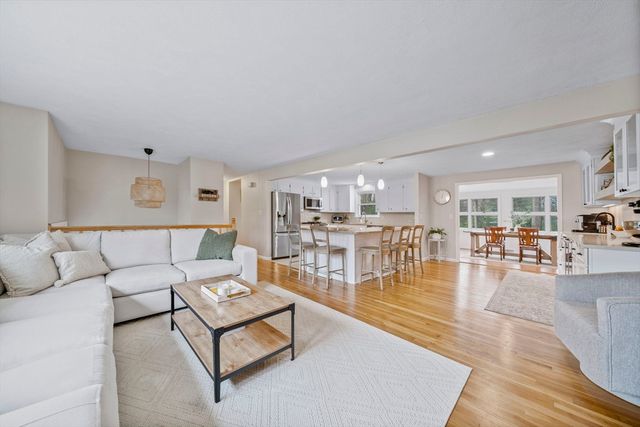 5 Samson Rd, Foxboro, MA 02035