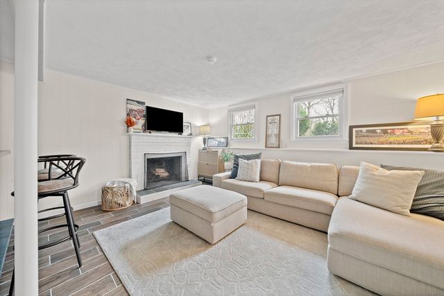 5 Samson Rd, Foxboro, MA 02035