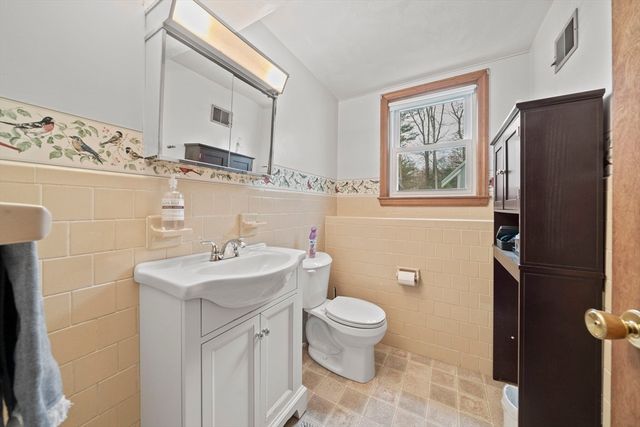 5 Samson Rd, Foxboro, MA 02035