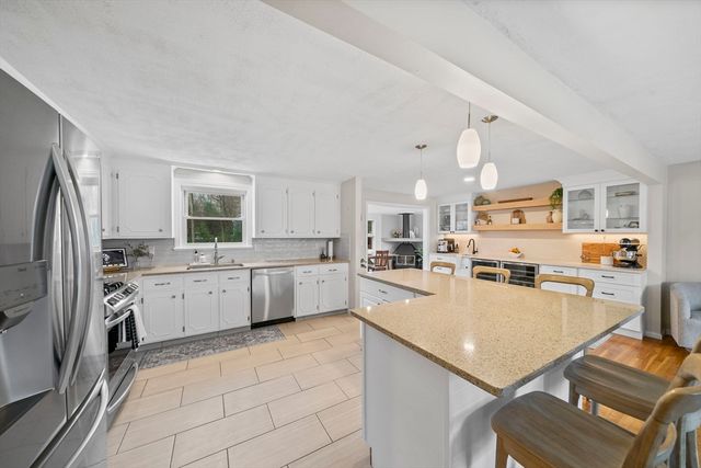 5 Samson Rd, Foxboro, MA 02035