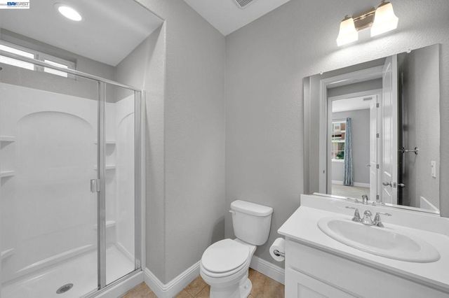2737 Rio Seco Dr, Bay Point, CA 94565