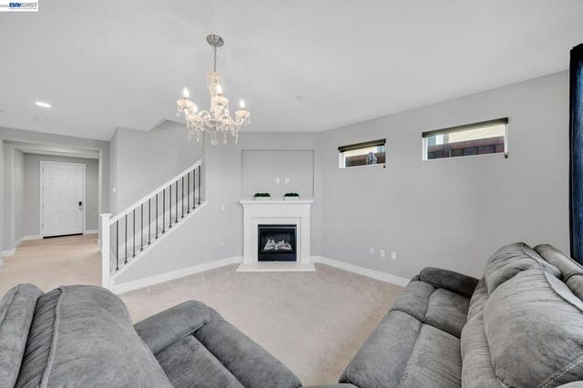 2737 Rio Seco Dr, Bay Point, CA 94565