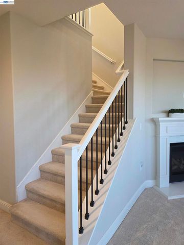 2737 Rio Seco Dr, Bay Point, CA 94565