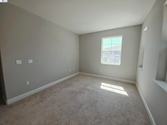 2737 Rio Seco Dr, Bay Point, CA 94565