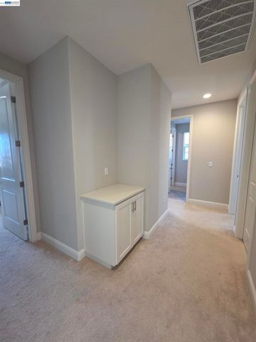 2737 Rio Seco Dr, Bay Point, CA 94565
