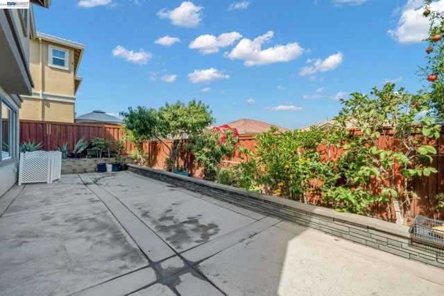 2737 Rio Seco Dr, Bay Point, CA 94565