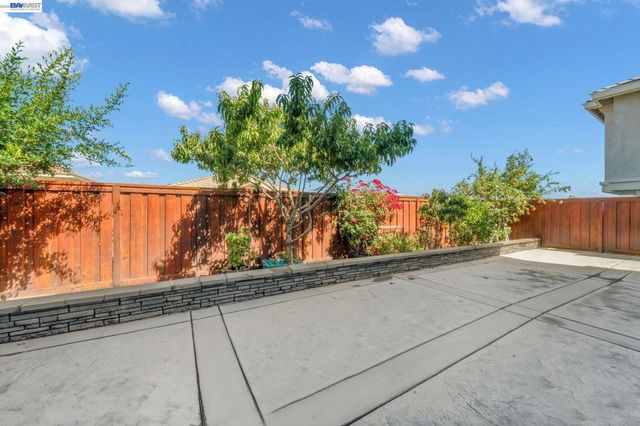 2737 Rio Seco Dr, Bay Point, CA 94565