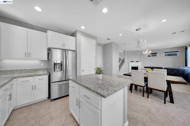 2737 Rio Seco Dr, Bay Point, CA 94565