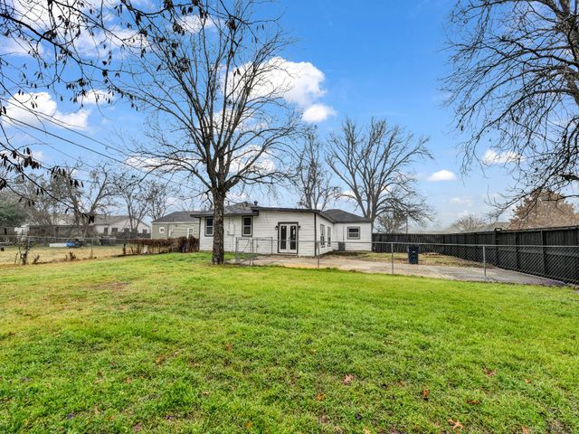 9101 Oels Street, White Settlement, TX 76108