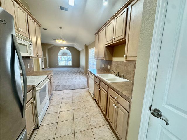 1003 Dawn Court, Granbury, TX 76048