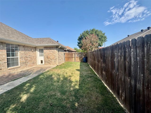 1003 Dawn Court, Granbury, TX 76048