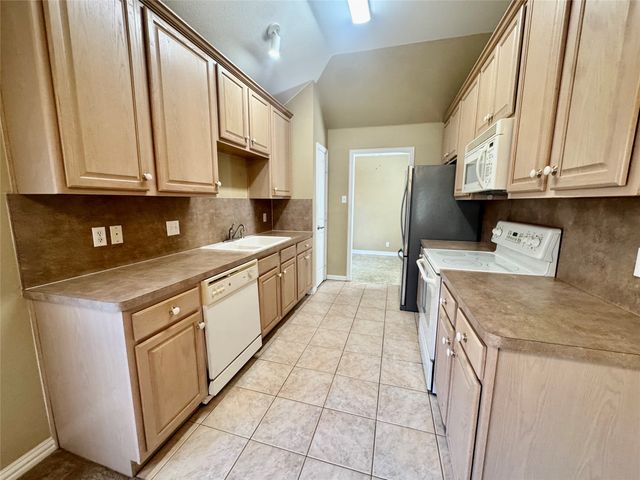 1003 Dawn Court, Granbury, TX 76048