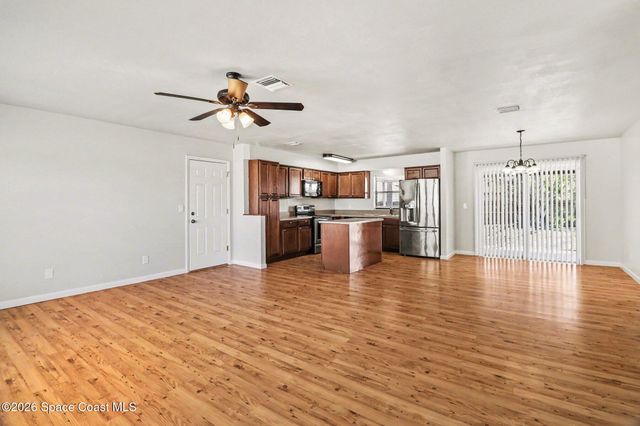 427 Frankford Avenue NW, Palm Bay, FL 32907