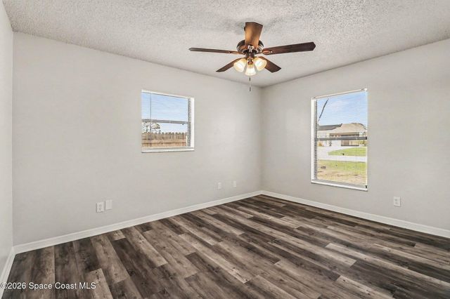 427 Frankford Avenue NW, Palm Bay, FL 32907