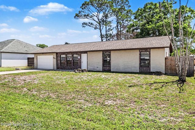 427 Frankford Avenue NW, Palm Bay, FL 32907