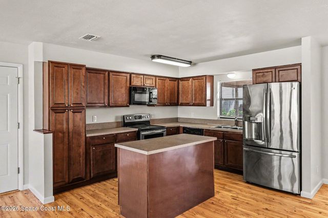 427 Frankford Avenue NW, Palm Bay, FL 32907