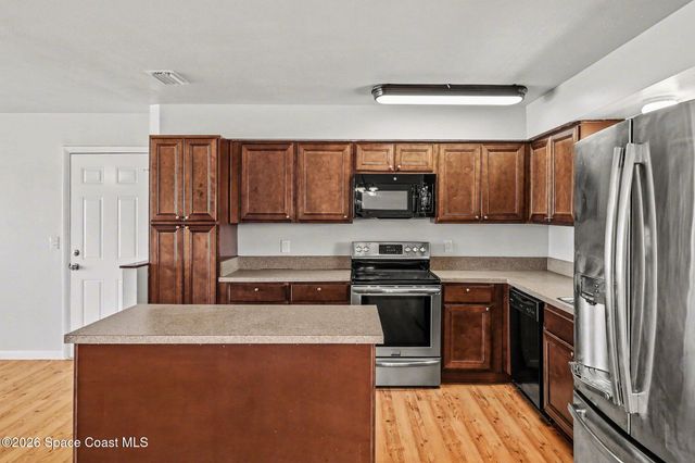 427 Frankford Avenue NW, Palm Bay, FL 32907