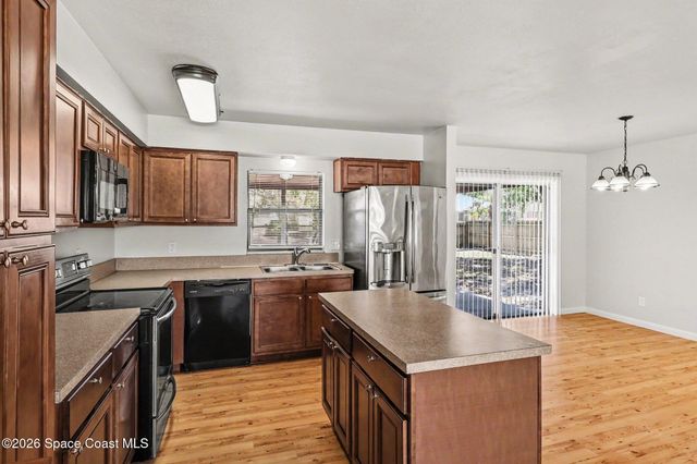 427 Frankford Avenue NW, Palm Bay, FL 32907