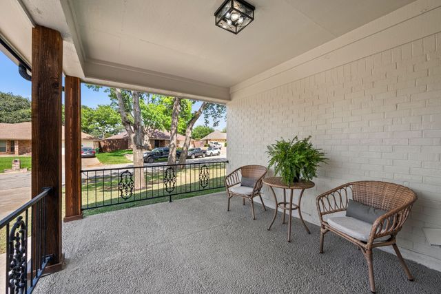 1113 Simpson Terrace, Bedford, TX 76021