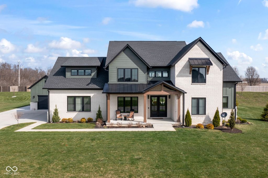 16230 Remington Drive, Fishers, IN 46037