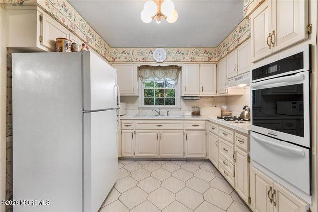 204 Dutch Lane Road, Freehold, NJ 07728