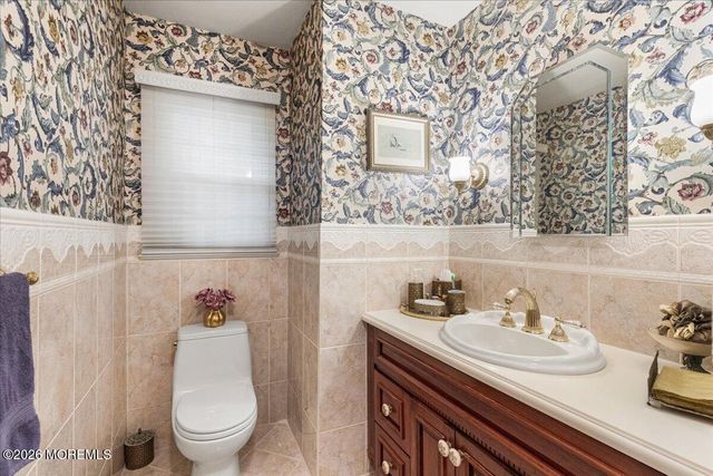 204 Dutch Lane Road, Freehold, NJ 07728