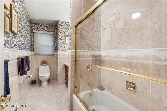 204 Dutch Lane Road, Freehold, NJ 07728