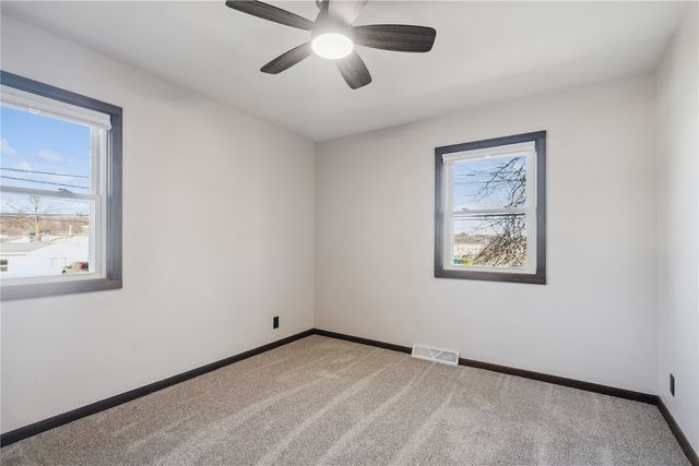 1536 Woodside Drive NW, Cedar Rapids, IA 52405