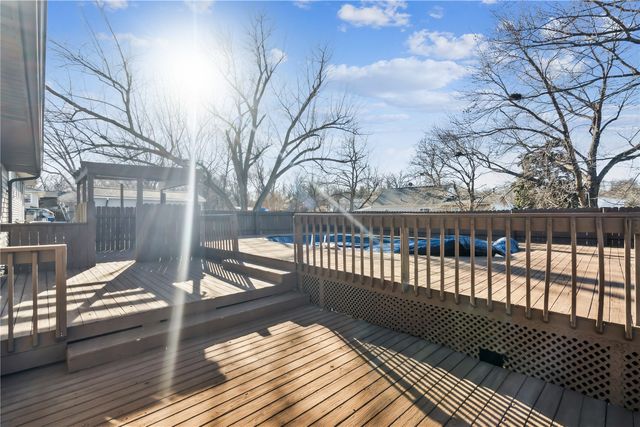 1536 Woodside Drive NW, Cedar Rapids, IA 52405