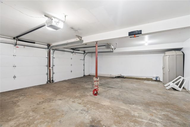 1536 Woodside Drive NW, Cedar Rapids, IA 52405