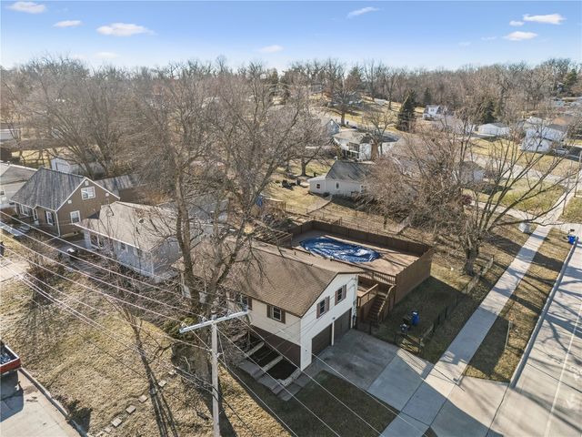 1536 Woodside Drive NW, Cedar Rapids, IA 52405