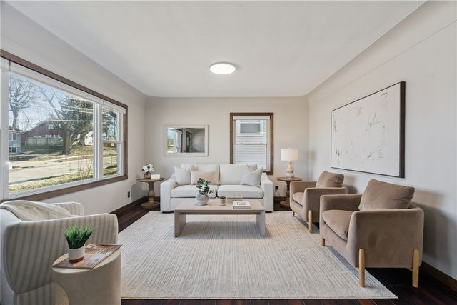 1536 Woodside Drive NW, Cedar Rapids, IA 52405