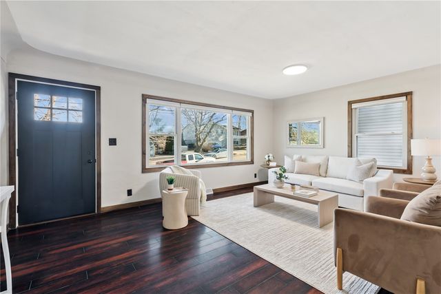 1536 Woodside Drive NW, Cedar Rapids, IA 52405