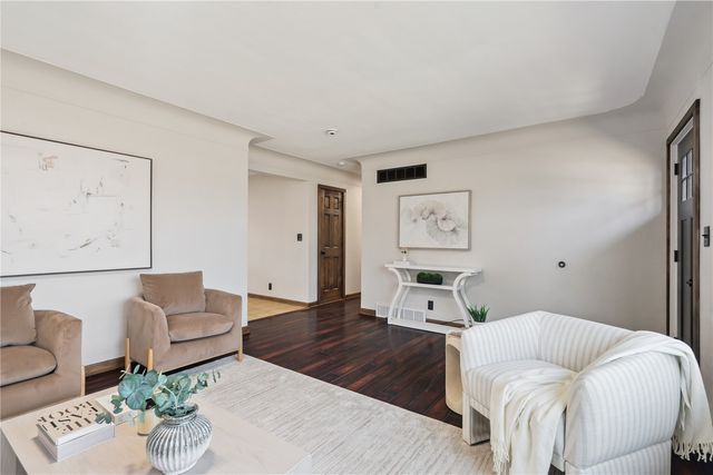 1536 Woodside Drive NW, Cedar Rapids, IA 52405