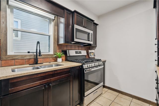 1536 Woodside Drive NW, Cedar Rapids, IA 52405