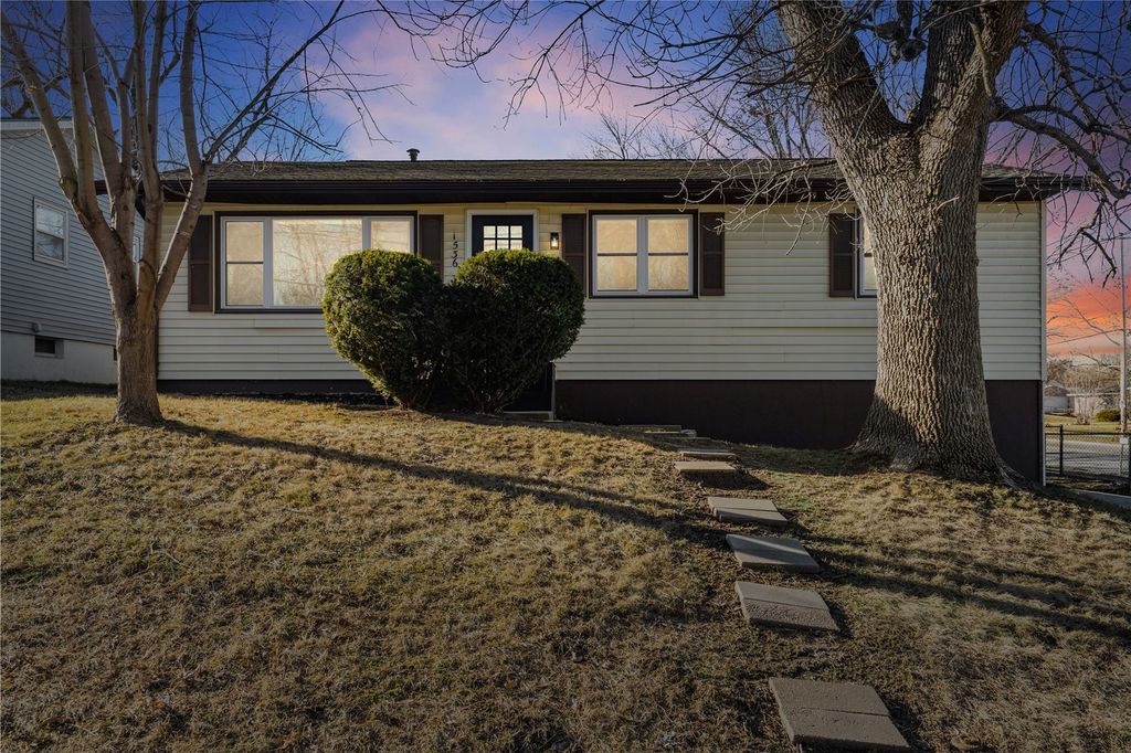 1536 Woodside Drive NW, Cedar Rapids, IA 52405