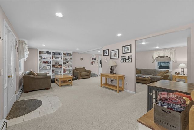 125 Doctor Braley Rd, Freetown, MA 02717