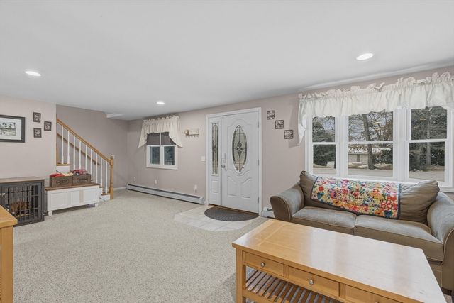 125 Doctor Braley Rd, Freetown, MA 02717