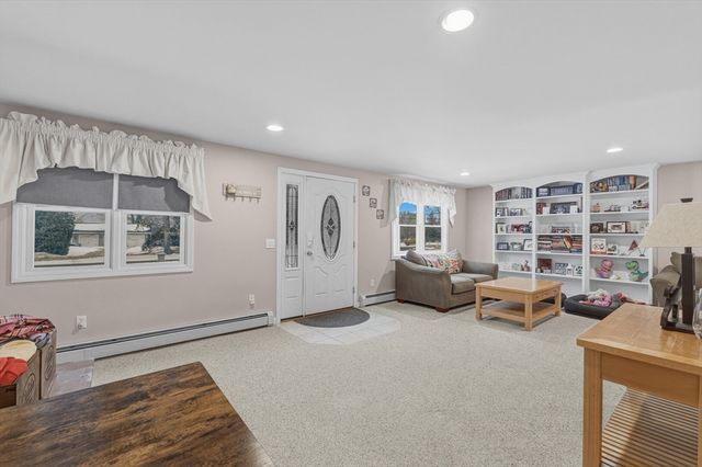 125 Doctor Braley Rd, Freetown, MA 02717