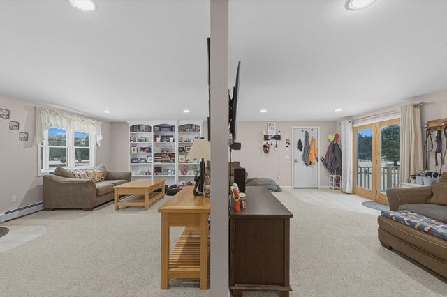 125 Doctor Braley Rd, Freetown, MA 02717