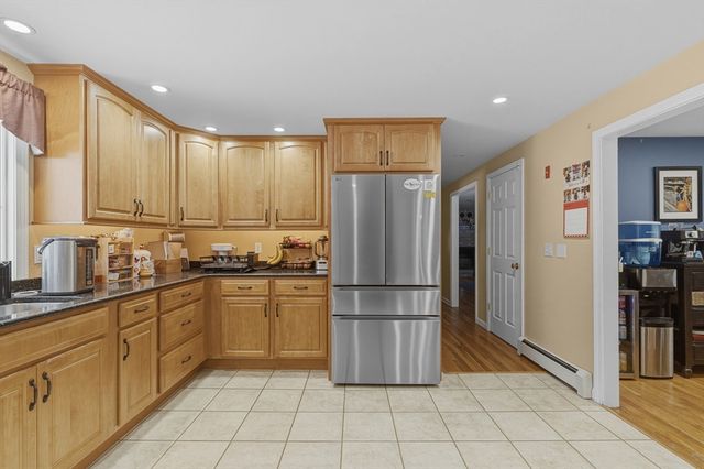 125 Doctor Braley Rd, Freetown, MA 02717