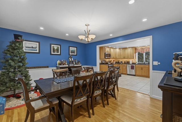 125 Doctor Braley Rd, Freetown, MA 02717