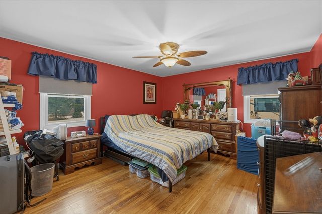 125 Doctor Braley Rd, Freetown, MA 02717