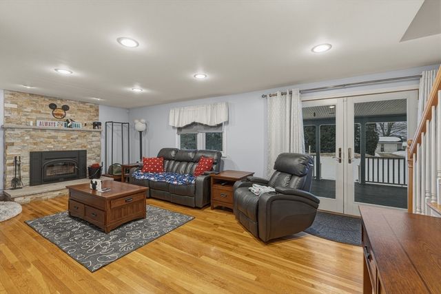 125 Doctor Braley Rd, Freetown, MA 02717